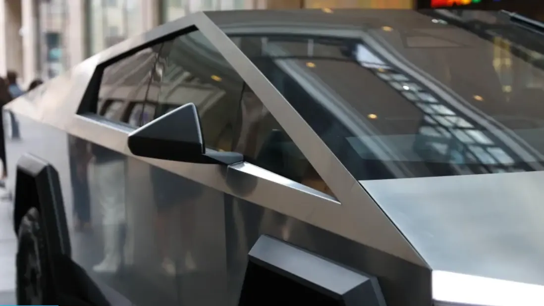 "Тесла" избацује кинеске дијелове из аутомобила у САД