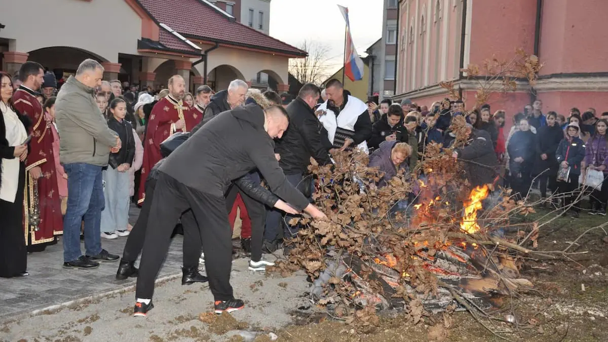 Osveštan i naložen centralni badnjak u Prijedoru