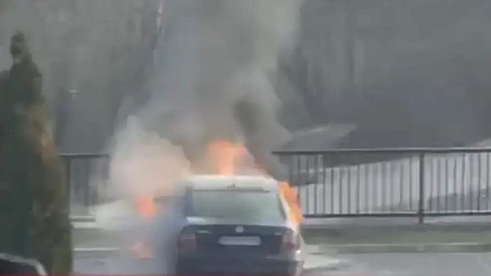 Zapalilo se vozilo ispred manastira u Krupi na Vrbasu