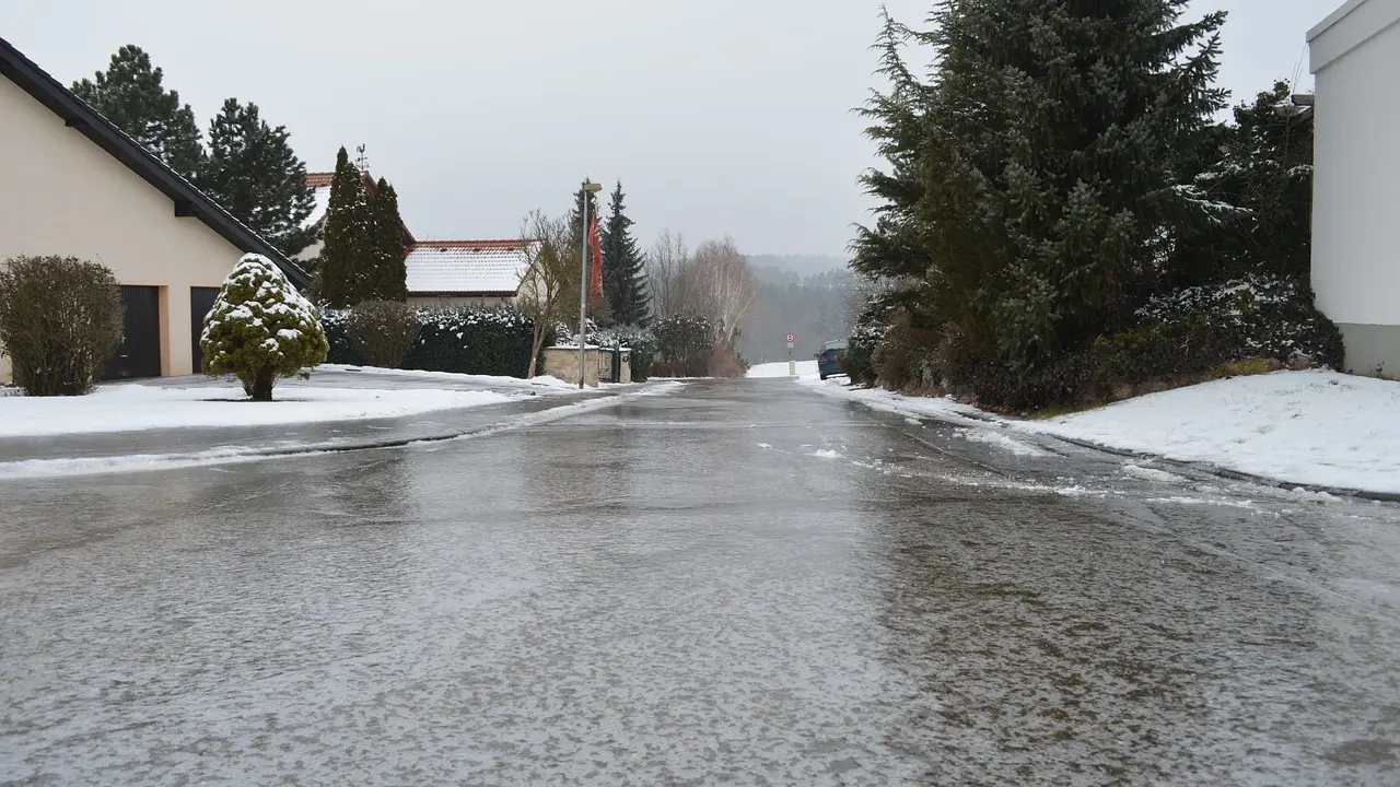 Vozači oprez, izrazito klizavi kolovozi