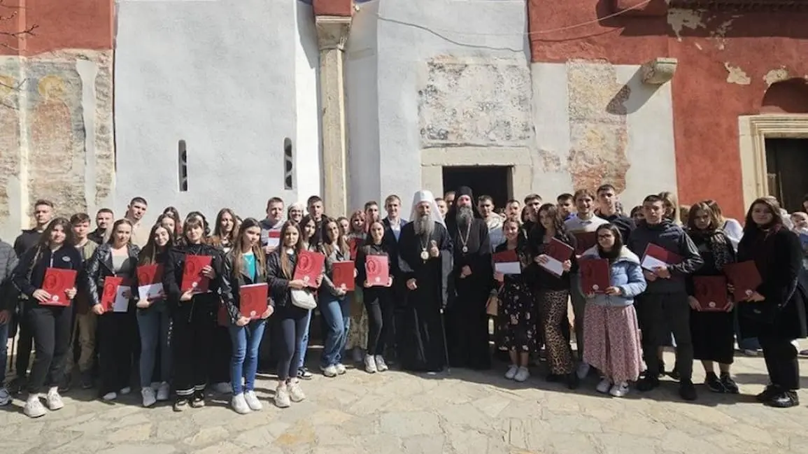 NJegova svetost patrijarh srpski Porfirije uručio stipendije