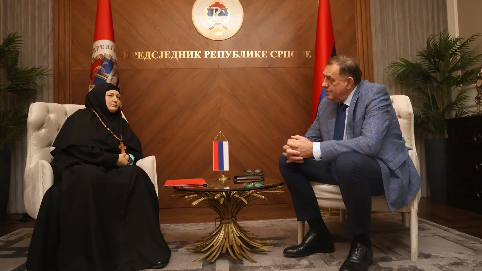 Dodik sa igumanijom manastira Sokolovo: Nastavljamo da pomažemo obnovu manastira