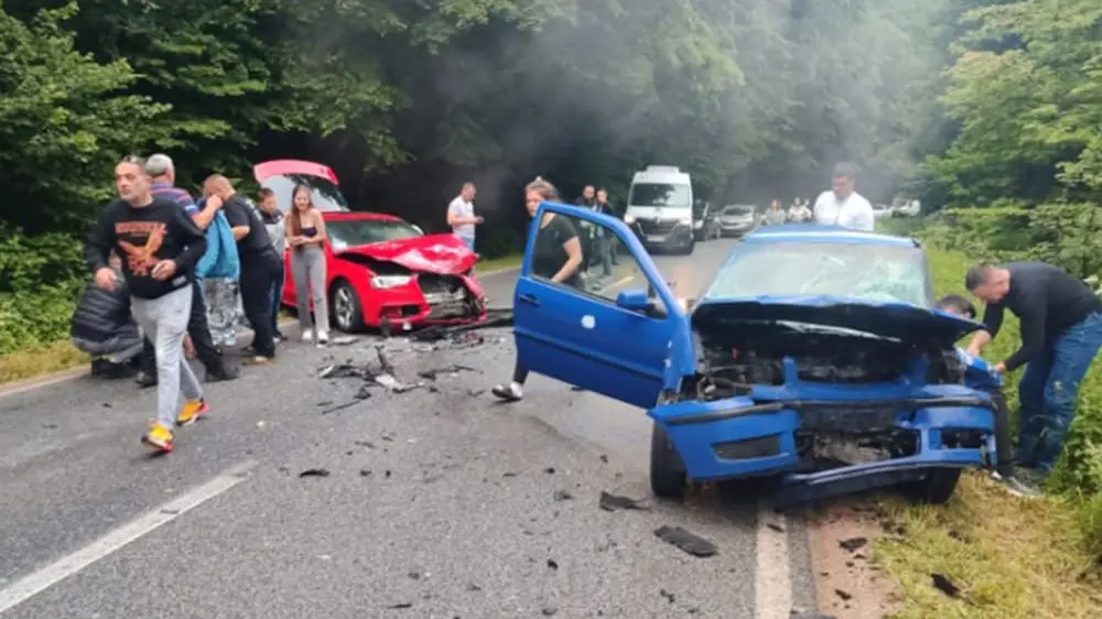 Težak udes kod Milića, četiri osobe povrijeđene