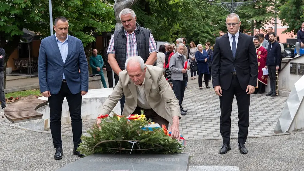 Položeni vijenci kod spomenika junacima grada Prnjavor