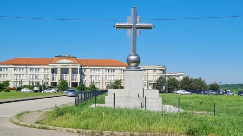 Krst hram Svetom Savi u Bijeljini