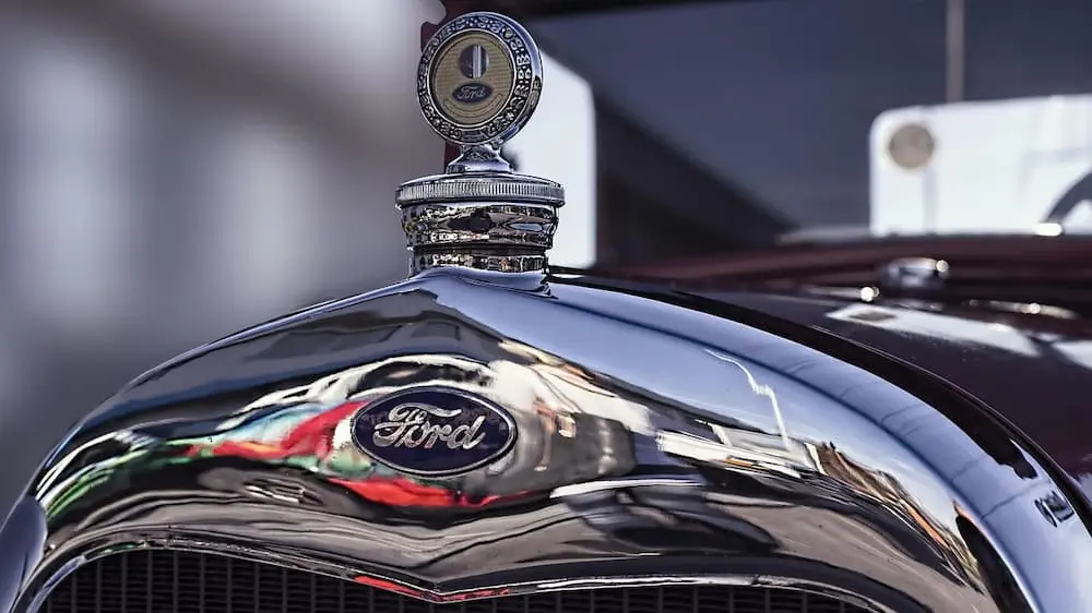 Ford auto