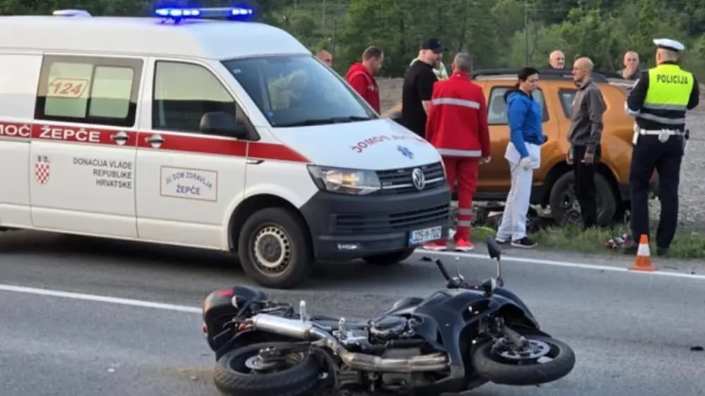 Udes motocikl, motor