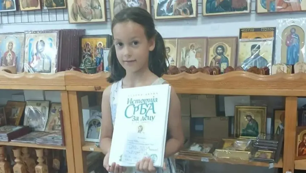 (FOTO) Sedmogodišnja Nađa se odrekla rođendanskog poklona da bi pomogla djeci sa KiM