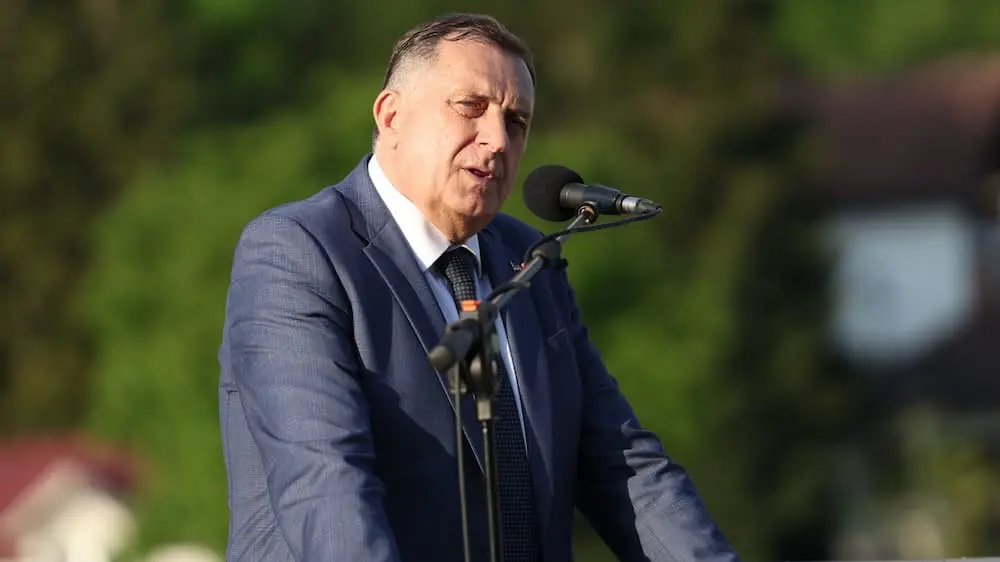 Dodik: Pobjeda SNS dokaz podrške politici snažne i moćne Srbije koju predvodi Vučić