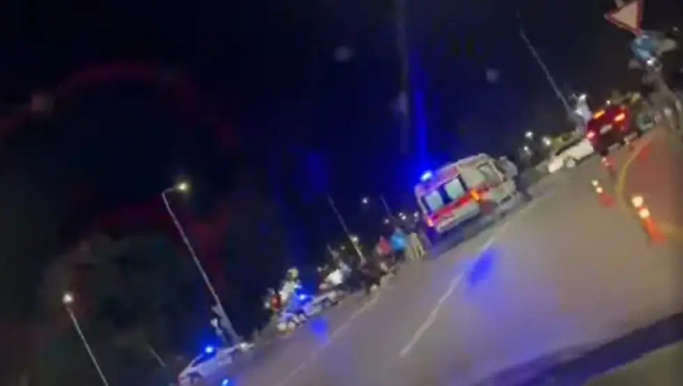 Nezgoda u centru Banjaluke: Sudar motocikliste i auta, Hitna na terenu