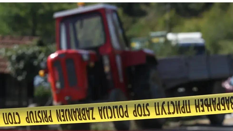 Mladić (25) pao s prikolice i poginuo