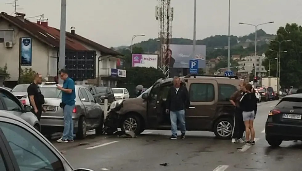 Lančani sudar/Viber