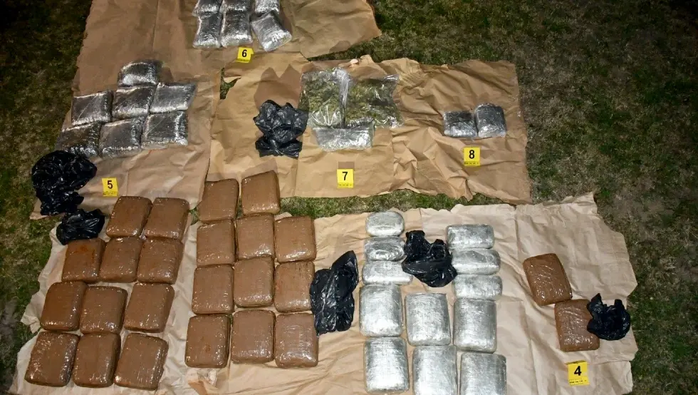 Zaplijenjeno više od 50 kilograma droge, uhapšena dva lica