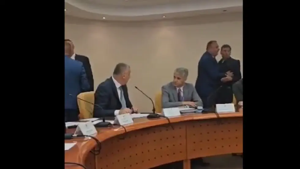 (VIDEO) Haos na skupštinskom Kolegijumu: Vukanović izvrijeđao Stevandića