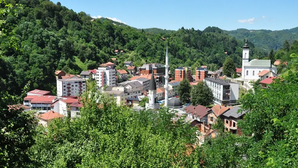 Komemorativna sjednica Skupštine opštine Srebrenica - Bošnjački odbornici bojkotovali