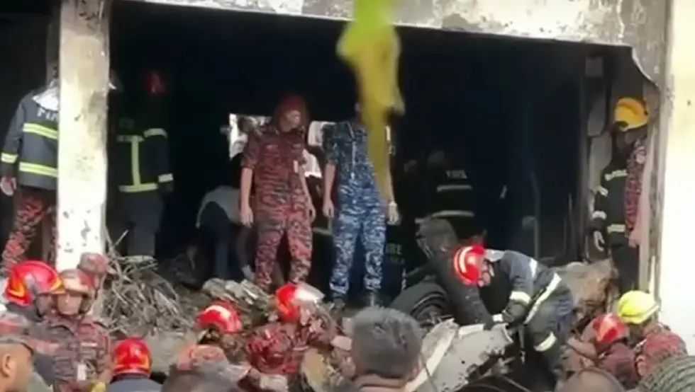 Najmanje 20 poginulih u padu vojnog aviona na školski kampus