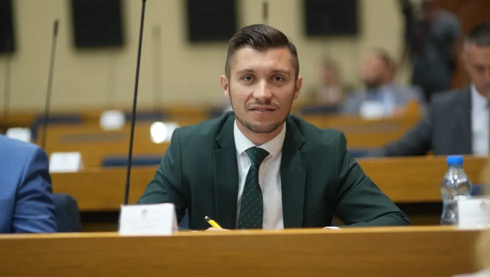 Kresojević pita za koga se lobira u Americi