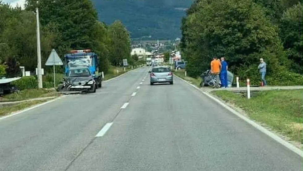 Detalji sudara u Kozarcu: Dvije osobe povrijeđene