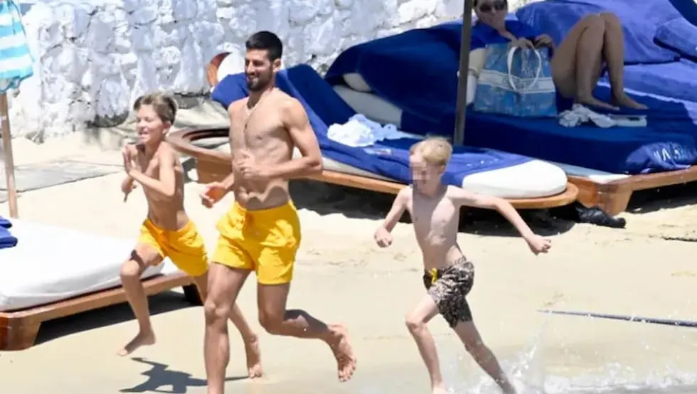 Evo kako Novak provodi vrijeme na Mikonosu