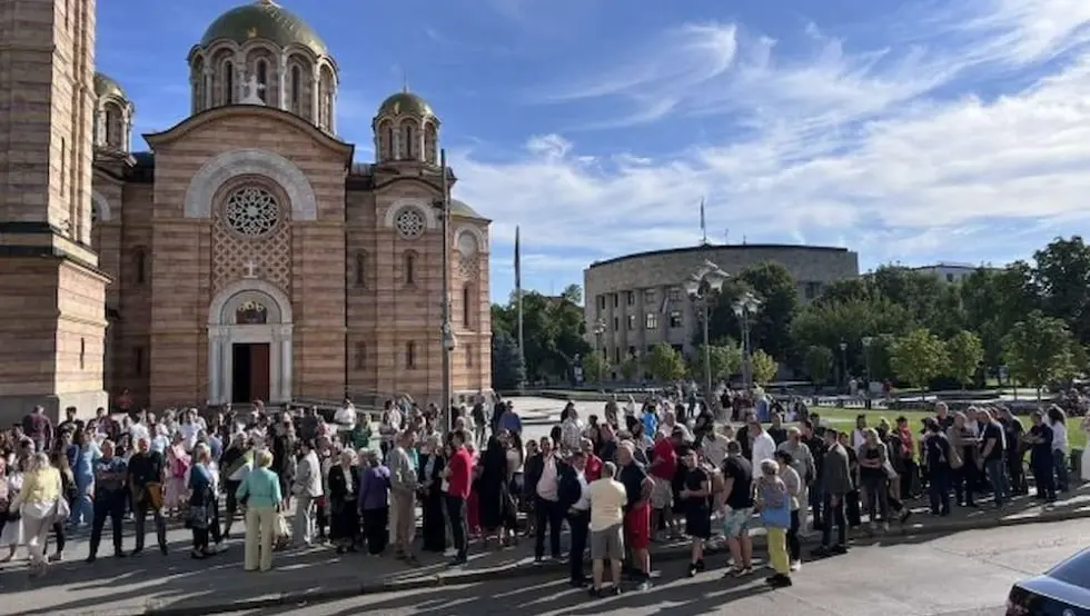 Protest u Banjaluci: Mještani potkozarskih sela i predstavnici plivačkih klubova ispred Gradske uprave
