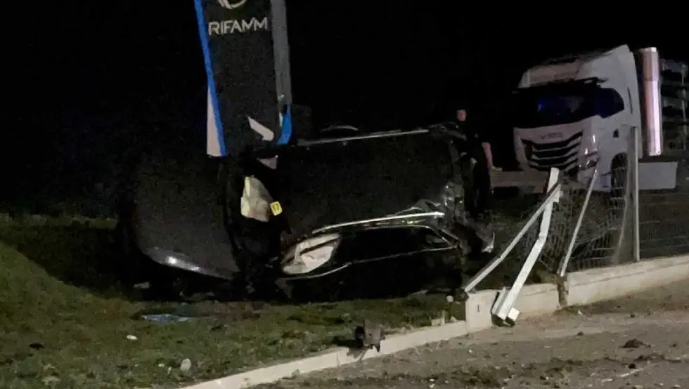 Teška nesreća kod Lukavca: Sudarila se tri vozila, dvoje povrijeđenih