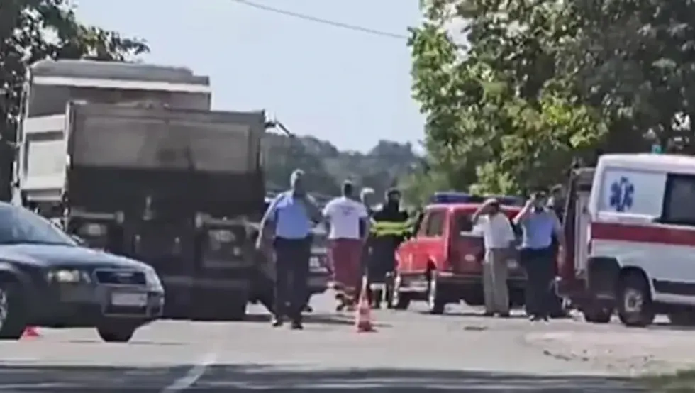 (VIDEO) Detalji nesreće kod Ugljevika: Supružnici stradali u stravičnom sudaru sa kamionom