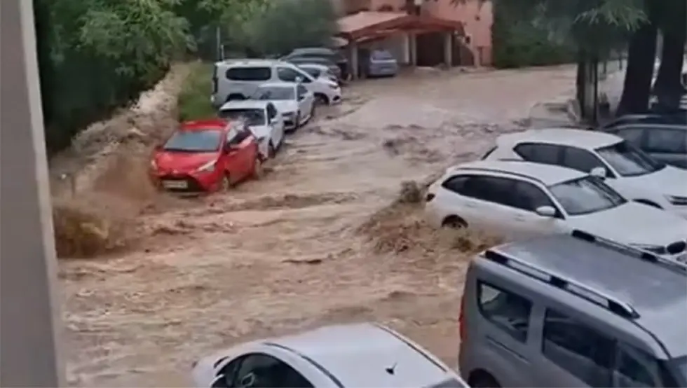 (VIDEO) Potop u Sloveniji: Bujice nose sve pred sobom, putevi zatvoreni