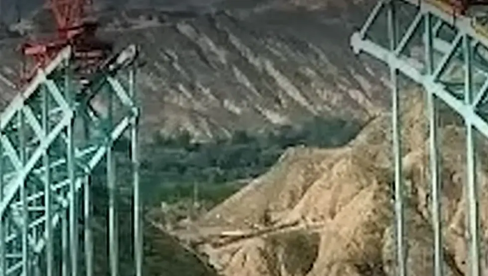 Poginulo 12 radnika pri padu mosta u izgradnji