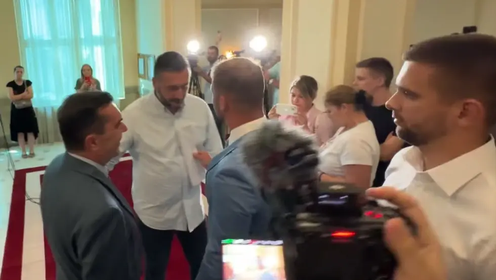 (VIDEO) Žestoka rasprava Stanivukovića sa članovima Odbora zbog centralnog spomenika
