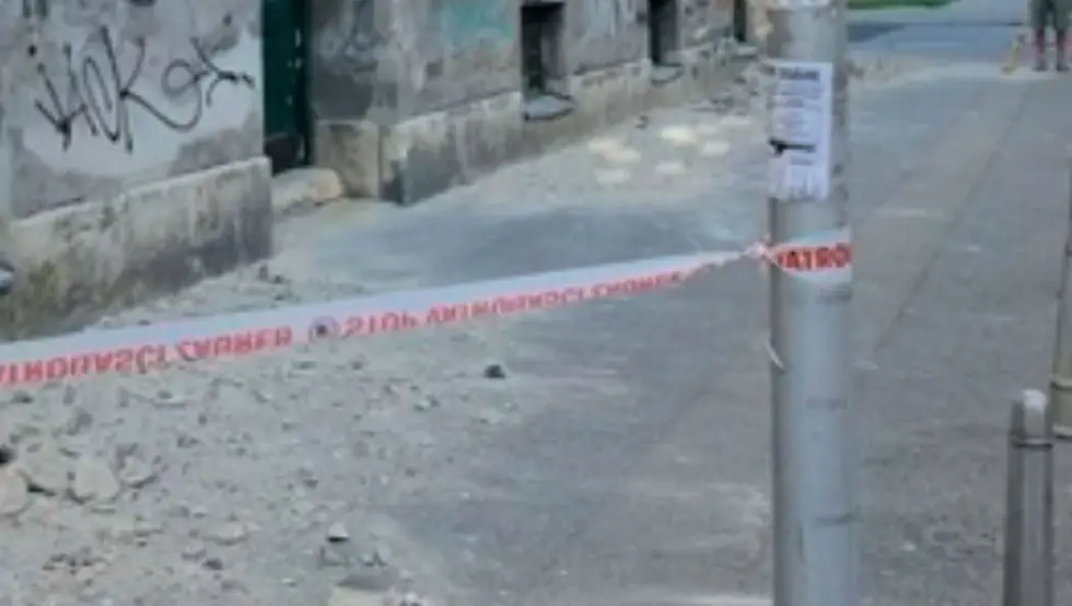 Obrušili se dijelovi fasade u centru Zagreba