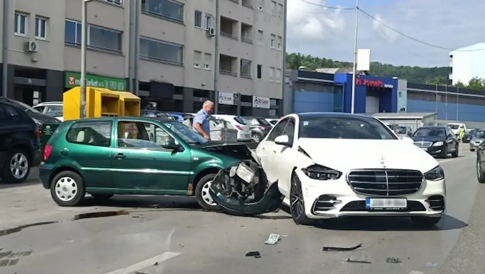 Sudar na Laušu, stvaraju se gužve