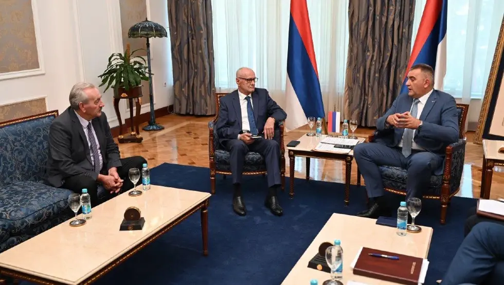 Minić sa Udruženjem penzionera: Penzije će i dalje rasti u skladu sa zakonskim rješenjima