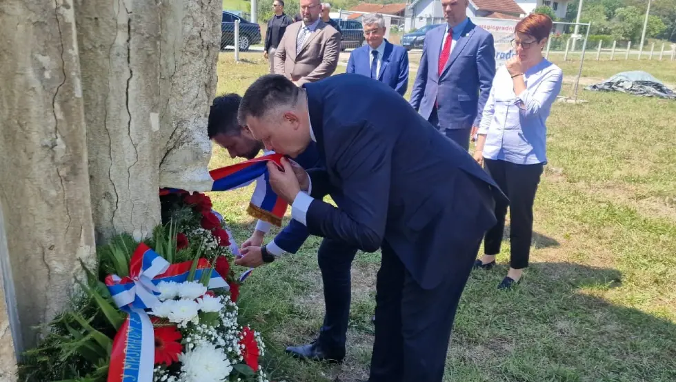 Amidžić u Sanskom Mostu: Opomena da još snažnije branimo Republiku Srpsku