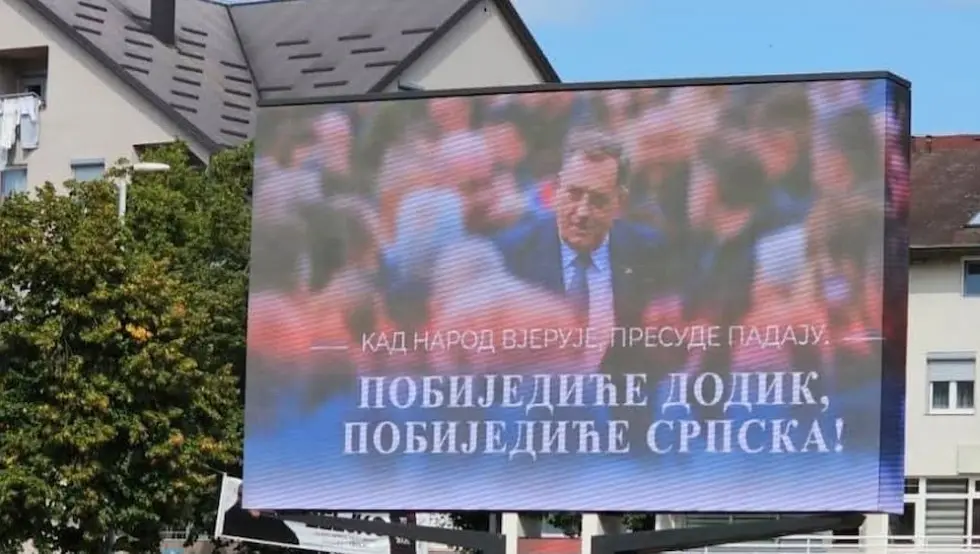 Bilbord podrške predsjedniku Dodiku