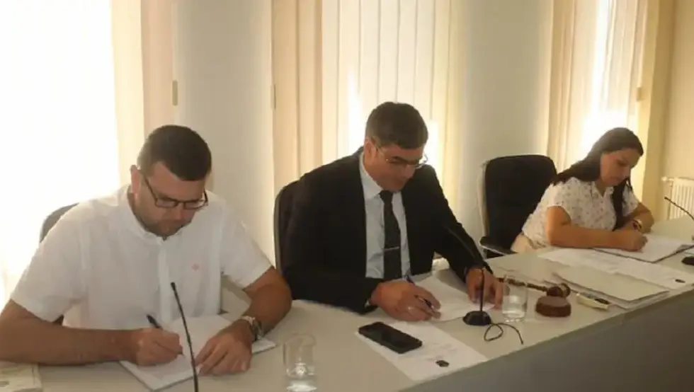 Srbac: Jednoglasna podrška predsjedniku Dodiku, opozicija nije prisustvovala