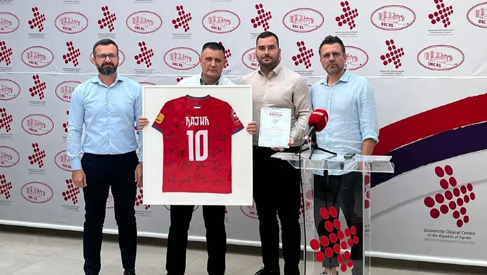 Đajiću uručen dres "Borca"