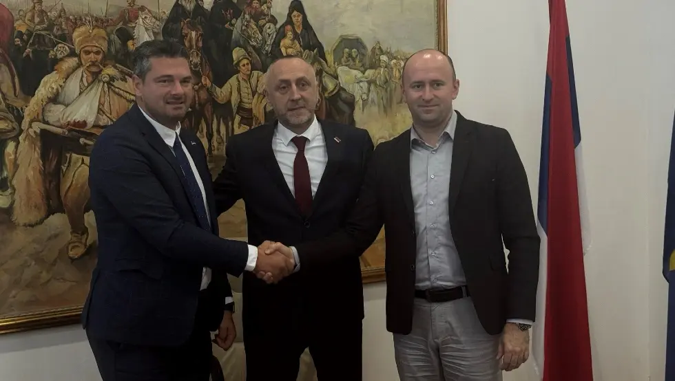 Egić prisustvovao potpisivanju sporazuma između Fondacije „Pomoć“ i opštine Brod
