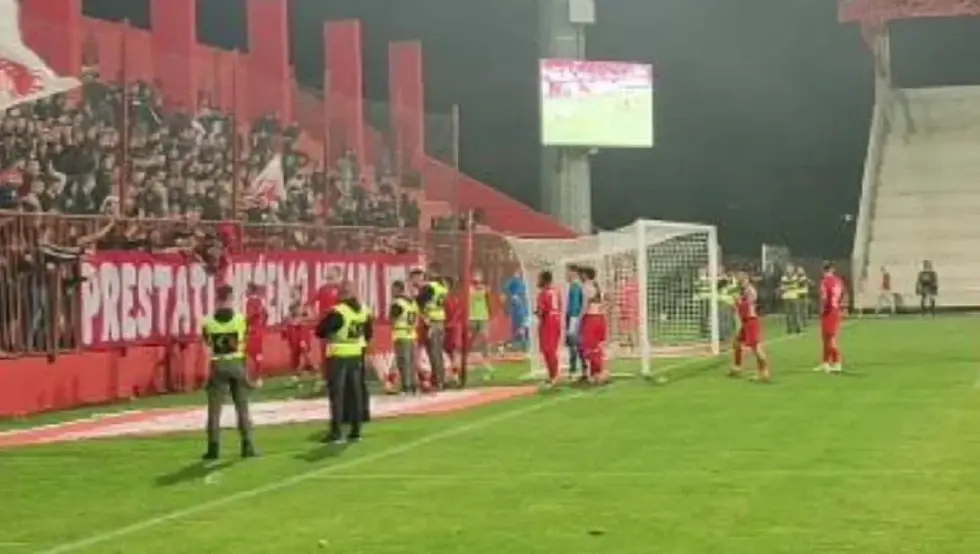Navijači Veleža natjerali igrače da skinu dresove nakon novog poraza od Zrinjskog