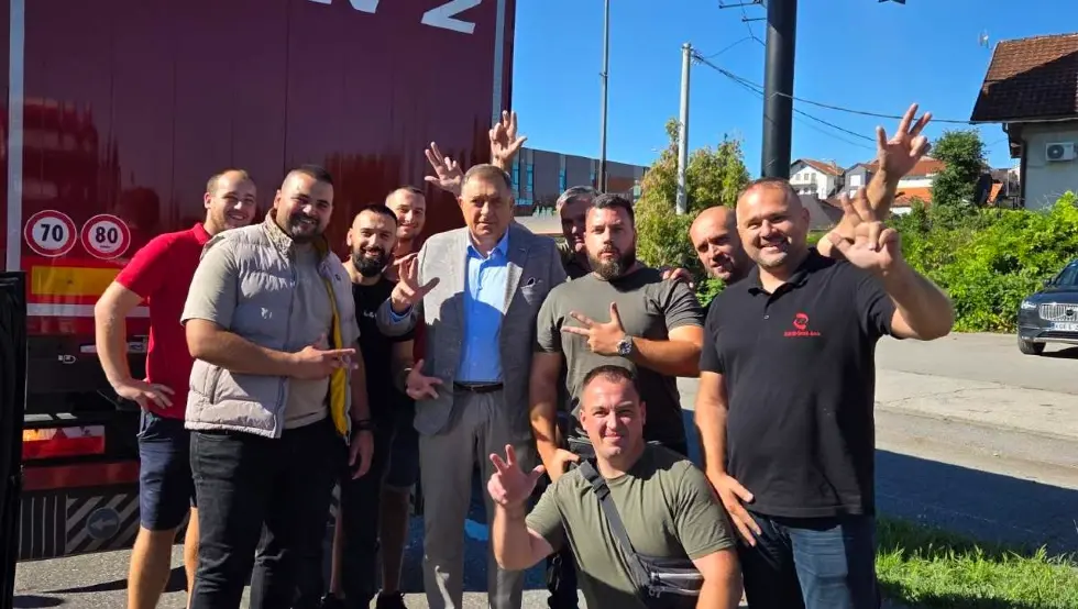 Dodik se susreo sa prevoznicima i pružio im podršku