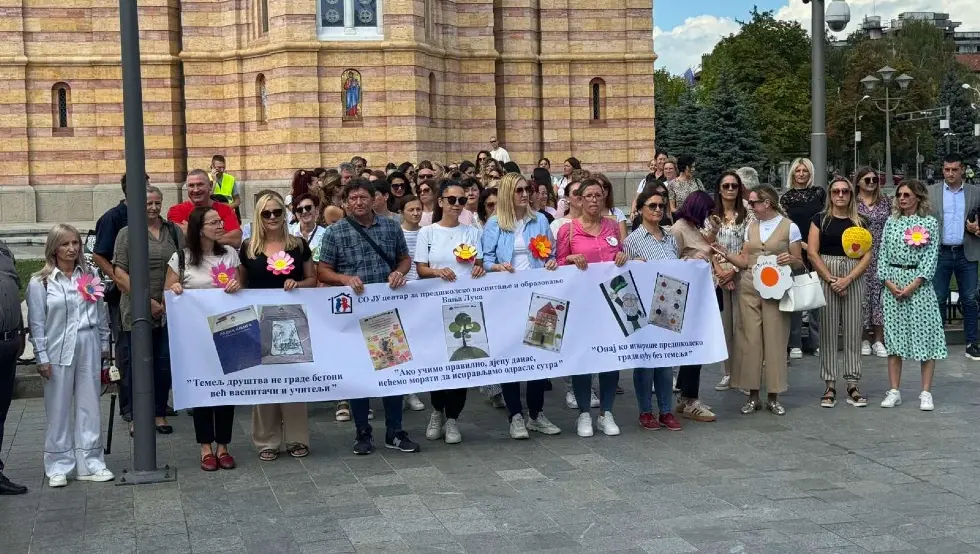 Mirni protest vaspitača u Banjaluci