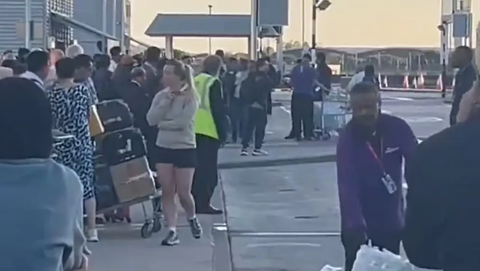 Terminal na aerodromu Hitrou evakuisan