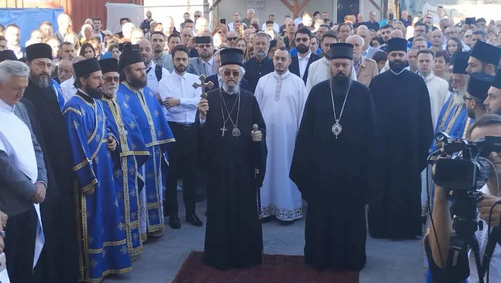 (FOTO/VIDEO) Prva liturgija u Hramu Preobraženja Gospodnjeg u Banjaluci