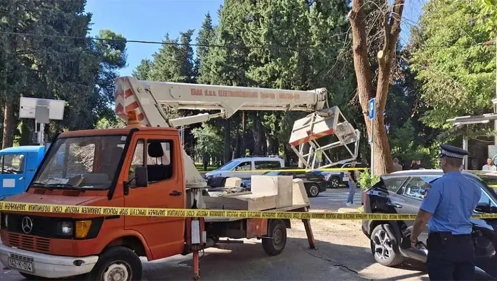 Drama u Trebinju: Radnici ispali iz korpe, hitno prebačeni u bolnicu
