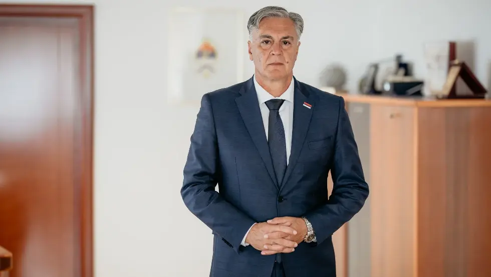 Синиша Каран