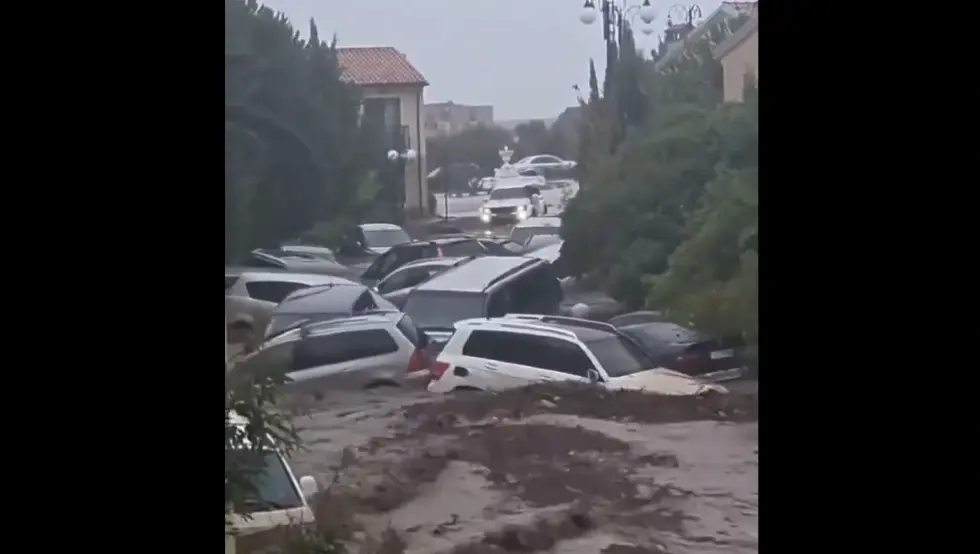 (VIDEO) Poplave u Bugarskoj: Četvoro mrtvih, voda nosila automobile niz ulice