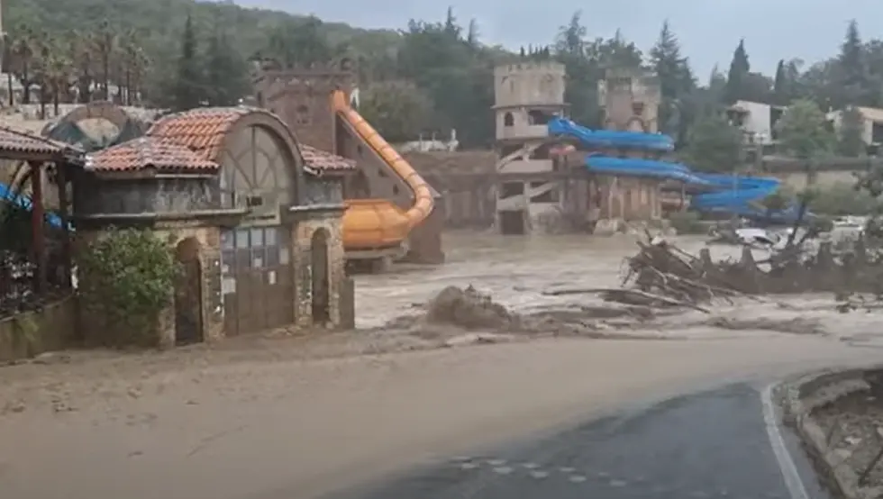 Tri lica poginula u poplavama u turističkom naselju na Crnom moru
