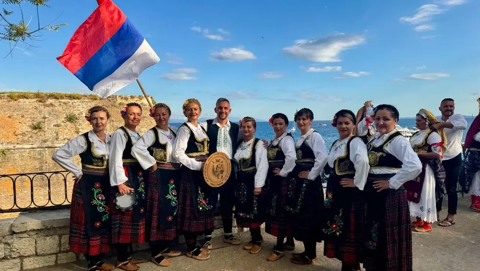 Srpska pjesma i igre iz Levča odjeknule Krfom: Ansambl iz Šipova predstavio Srpsku u Grčkoj