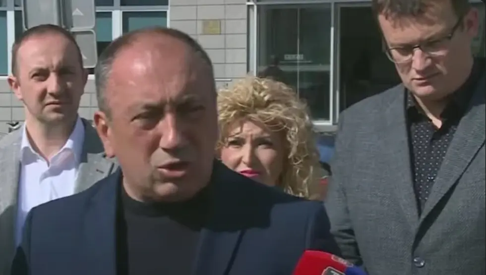 Crnadak i Božović održali konferenciju ispred RTRS-a: Evo šta su poručili
