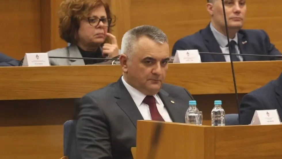 Минић: Не мијењамо став, не признајемо одлуке Шмита