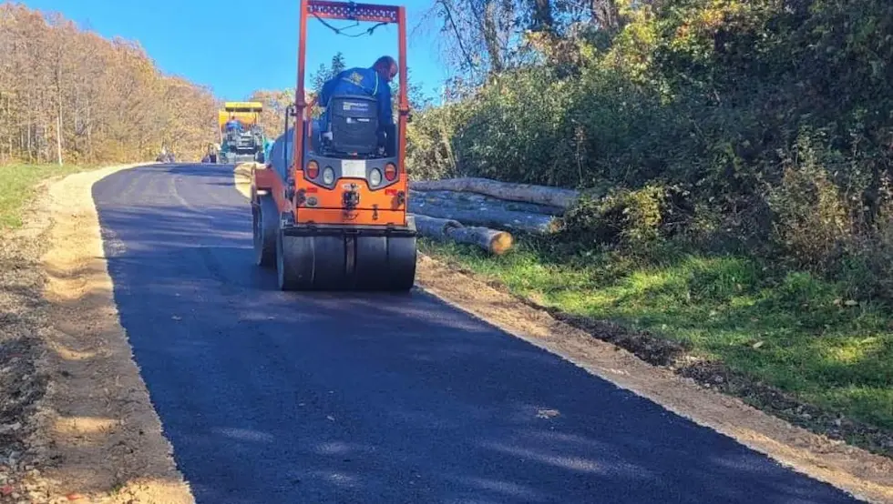 асфалтирање улице